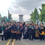 Ribuan Orang Dilengkapi Golok Penuhi Jalan Protokol Cilegon