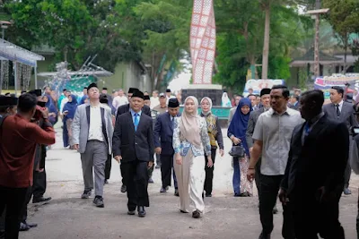 b9a16bf7-7d4a-4439-bf8b-3aa636006ab3