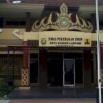 Diduga Langgar Kebebasan Pers, Satpol PP Larang Wartawan Liput Di Dinas PU Bandar Lampung image_750x_66d5b66340fbb